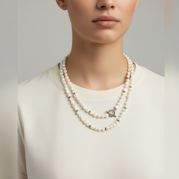 Jewelry - 🎉Pearl strand necklace HOST PICK!🎉